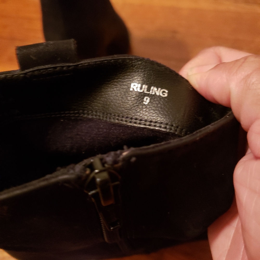 Ruling Black Bootie - Picture 5 of 6